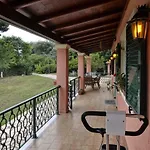 Christiana\'S Home Next To Dassia Beach