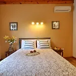 Christiana\'S Home Next To Dassia Beach