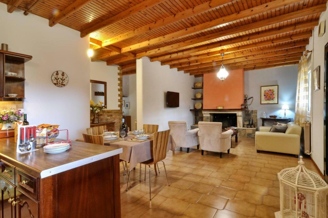 Christiana's Next To Beach * Dassia (Corfu)