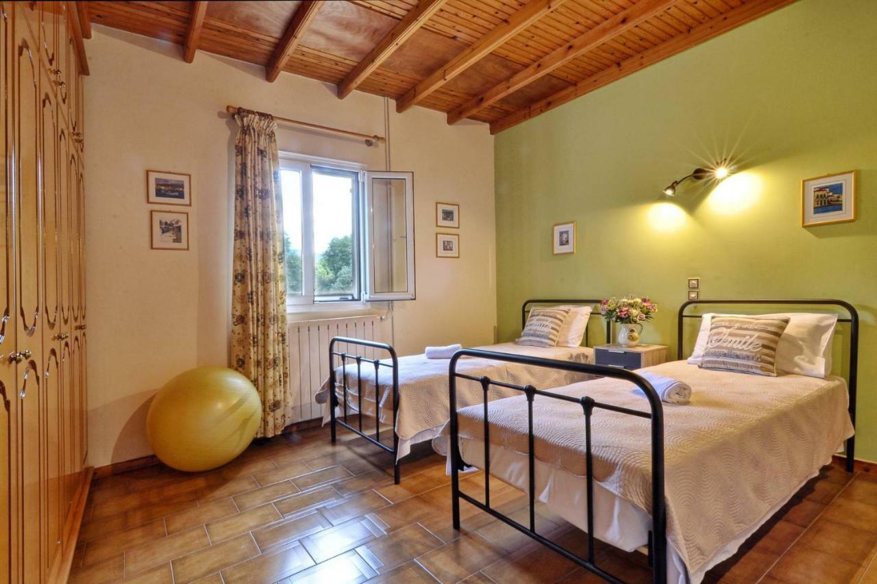 Christiana's Next To Beach * Dassia (Corfu)