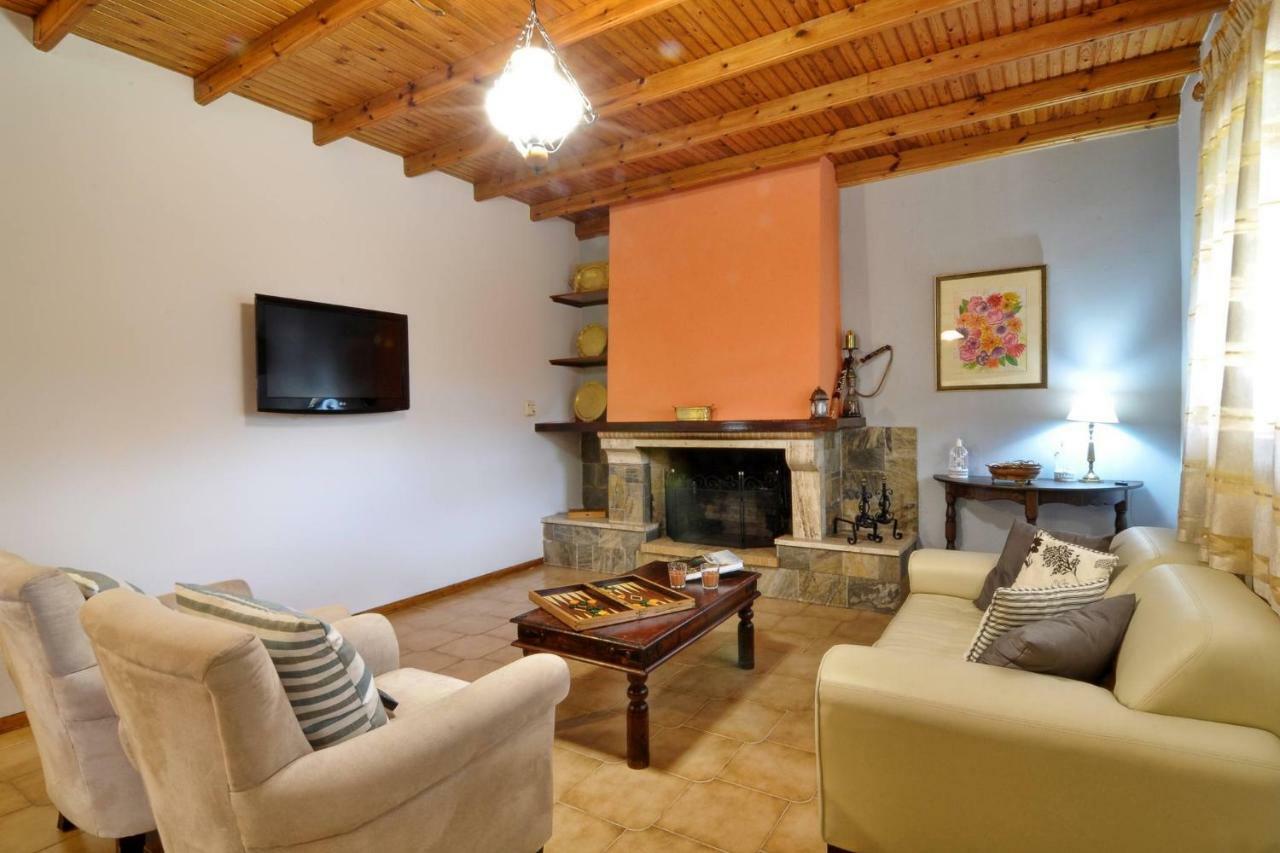 Christiana's Next To Beach Holiday home Dassia (Corfu)